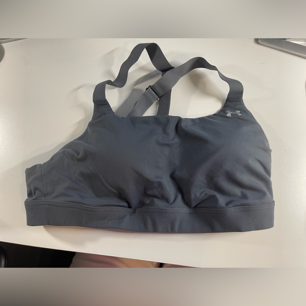 Women’s under armor, sports bra, size extra large